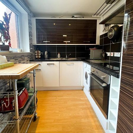 Kelvingrove 2 Bedroom Apartment - Private Parking Glasgow Exteriör bild