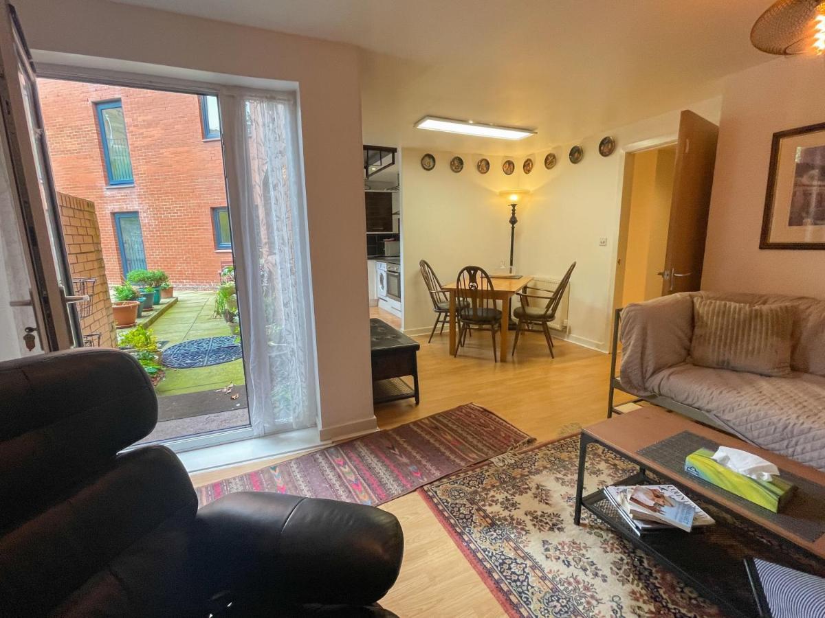 Kelvingrove 2 Bedroom Apartment - Private Parking Glasgow Exteriör bild