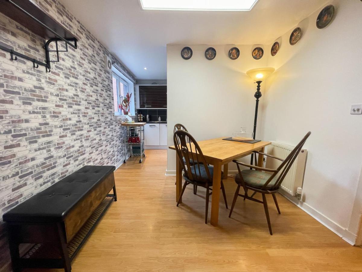 Kelvingrove 2 Bedroom Apartment - Private Parking Glasgow Exteriör bild